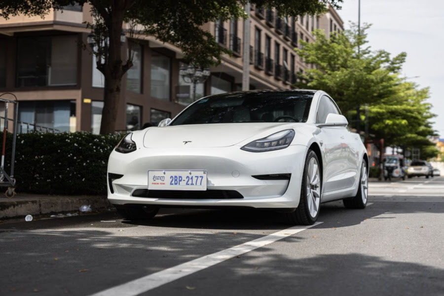 Breaking Down the Numbers Behind Workplace Electric Car Benefits